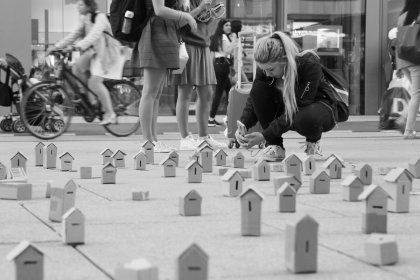 Homeless in Frankfurt Workshop by Naomi Kasumi and Klaus Hesse