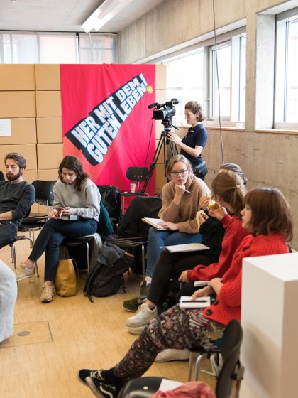 Making Crisis Visible Prof. Klaus Hesse, Felix Kosok Making Crisis Visible Prof. Klaus Hesse, Felix Kosok