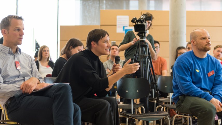 Making Crisis Visible Prof. Klaus Hesse, Felix Kosok Making Crisis Visible Prof. Klaus Hesse, Felix Kosok